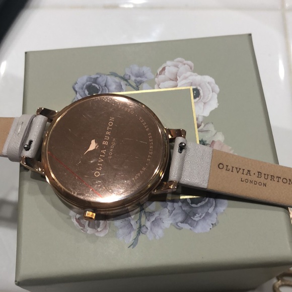 Olivia Burton Women’s leather watch - Picture 3 of 3